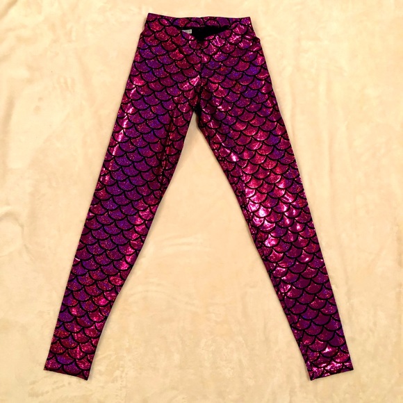 Magenta mermaid scale leggings - Picture 1 of 9